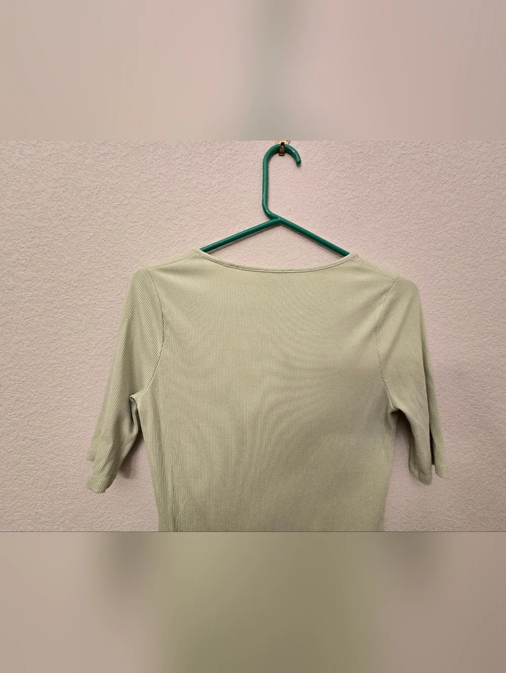 Vince Women's Elbow Sleeve Scoop Neck Top Sz M  Green Ribbed Stretch Minimalist